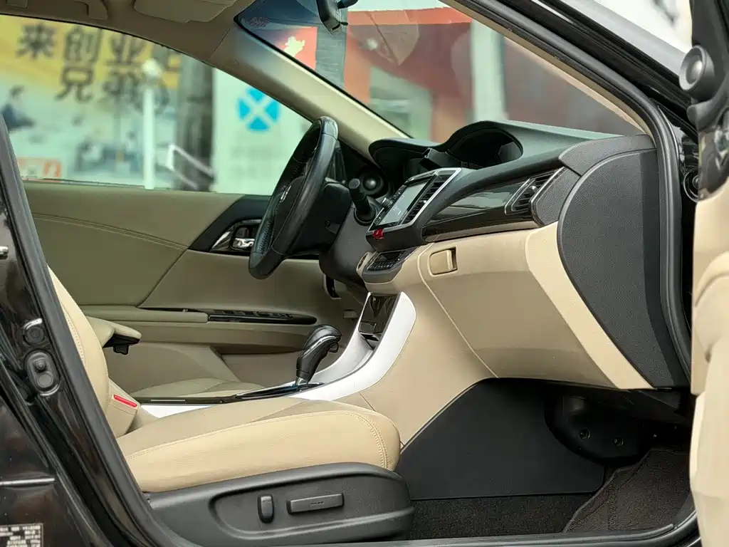 Honda Accord — миниатюра 6