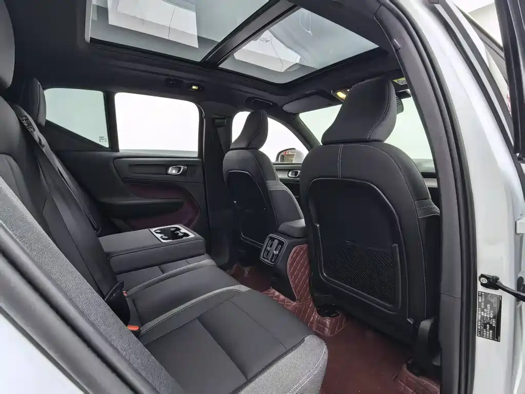 Volvo XC40 2023 B3 Luxury