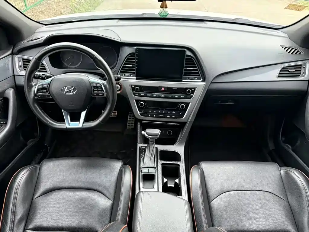 Hyundai Sonata — миниатюра 6