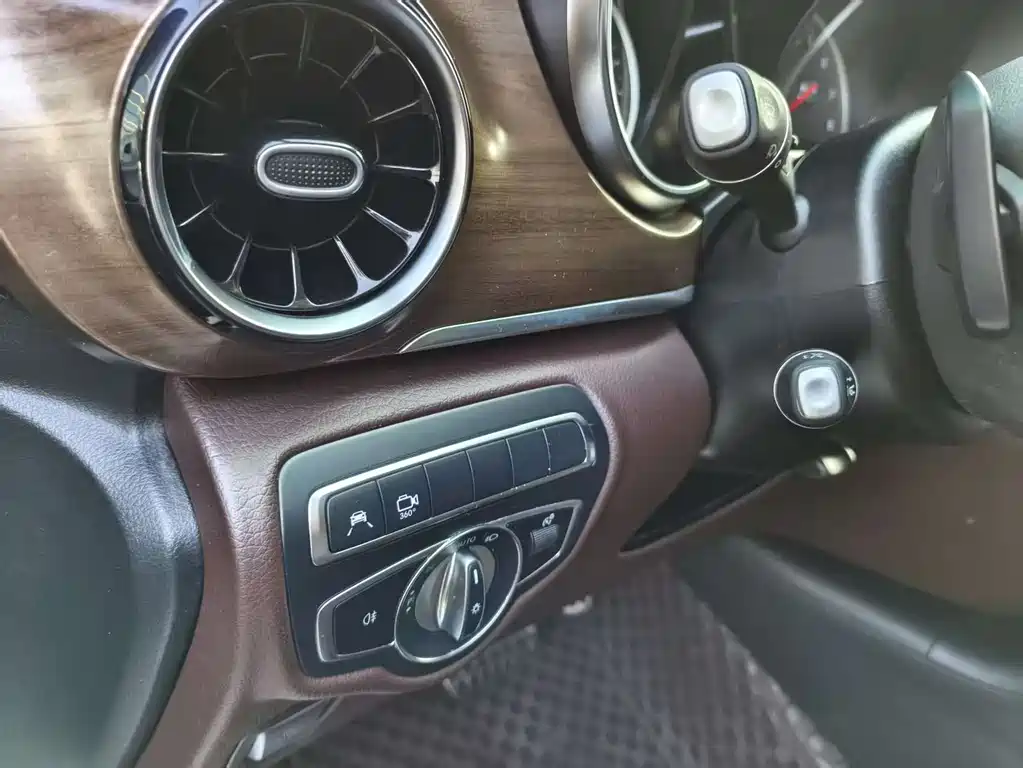 MERCEDES-BENZ V CLASS