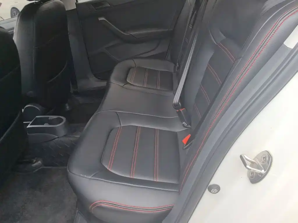Volkswagen Santana — миниатюра 17