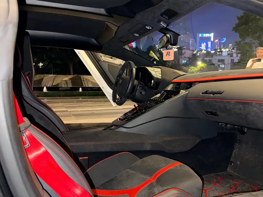 Lamborghini Aventador — миниатюра 3