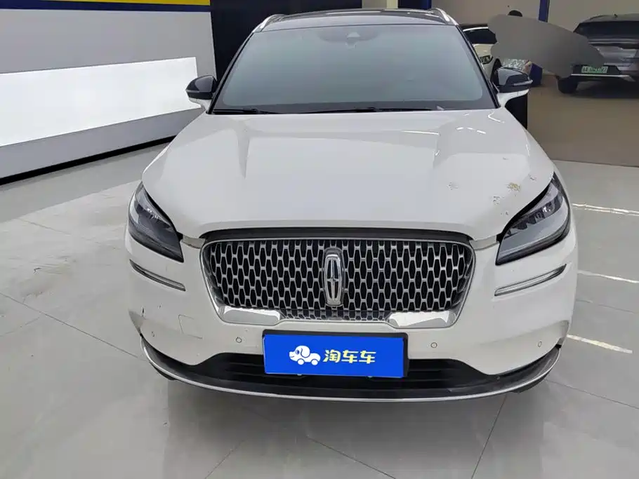 Lincoln Corsair — миниатюра 2