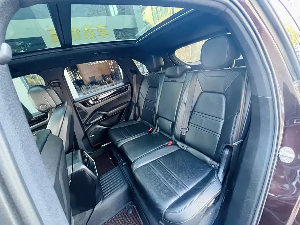 Porsche Cayenne — миниатюра 16