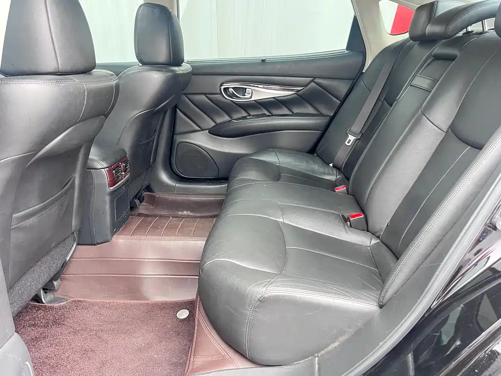 Infiniti Q70 — миниатюра 10