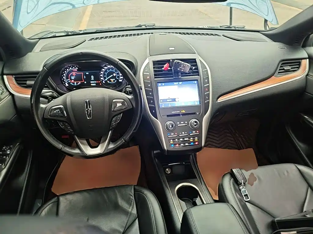 Lincoln MKC — миниатюра 10