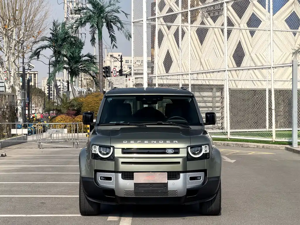 LAND ROVER DEFENDER
