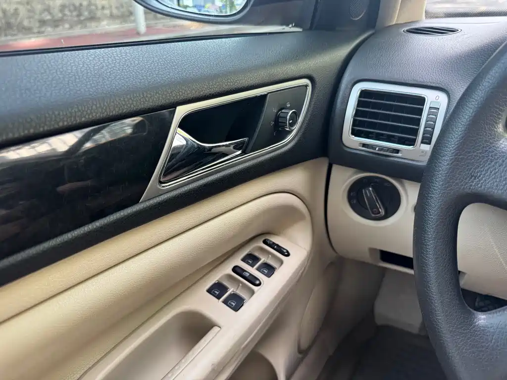 Volkswagen Passat Lingyu — миниатюра 11