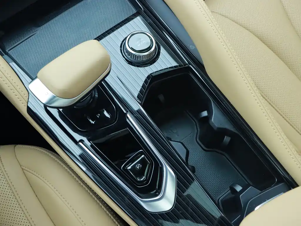 Geely Xingyue L — миниатюра 18