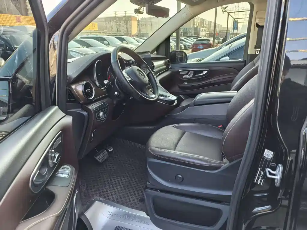 MERCEDES-BENZ V CLASS