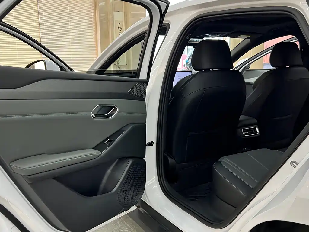 BYD Qin L — миниатюра 11