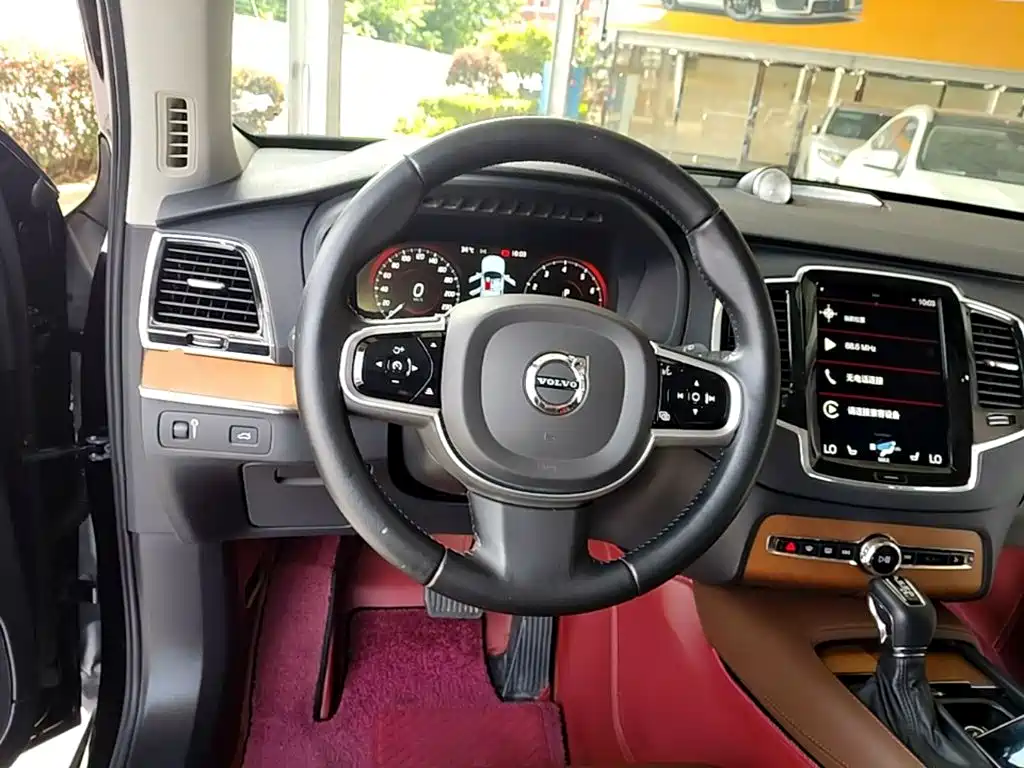 Volvo XC90 — миниатюра 11
