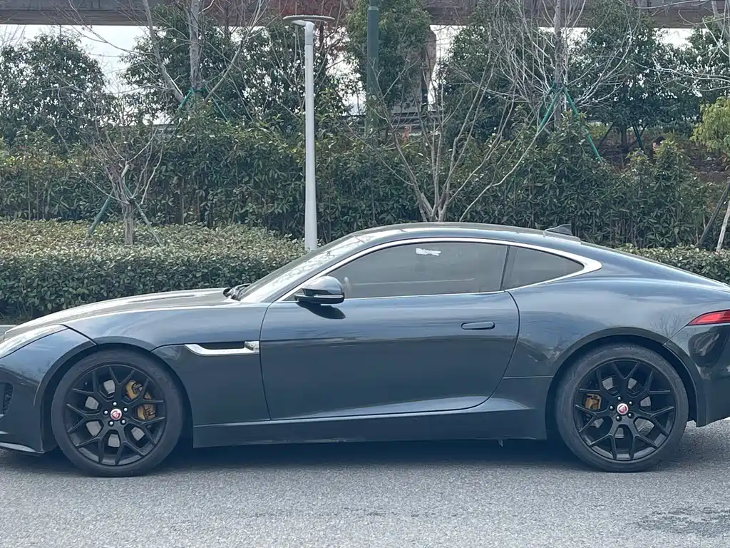 JAGUAR F TYPE
