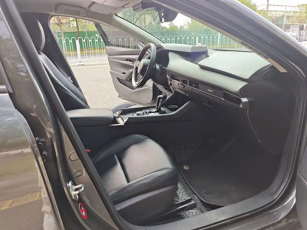 Mazda 3 Axela — миниатюра 10