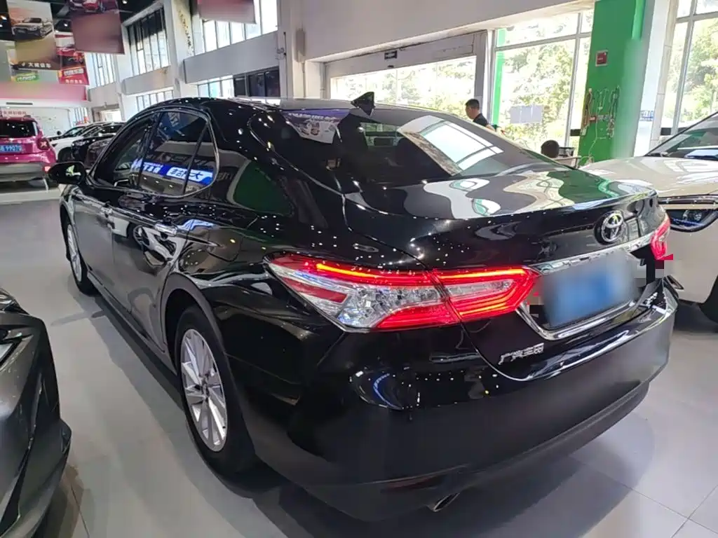 Toyota Camry 2021 2.0G Luxury
