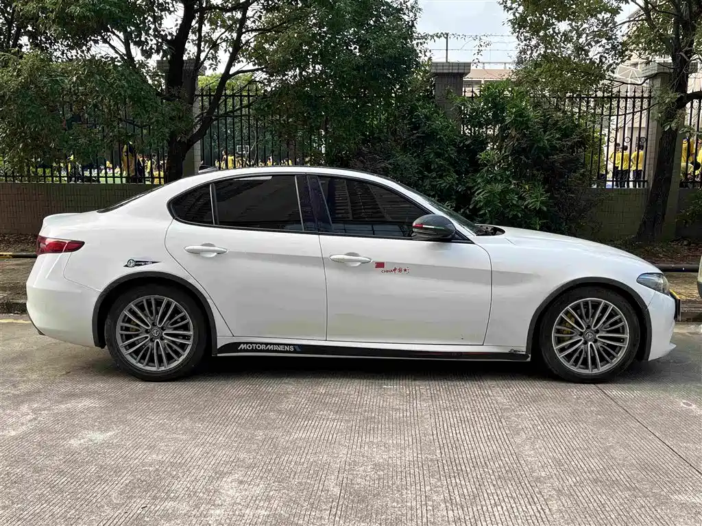 Alfa Romeo Giulia — миниатюра 3