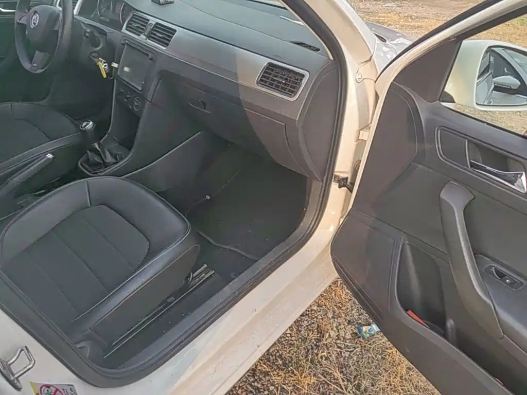 Skoda Rapid Spaceback — миниатюра 9