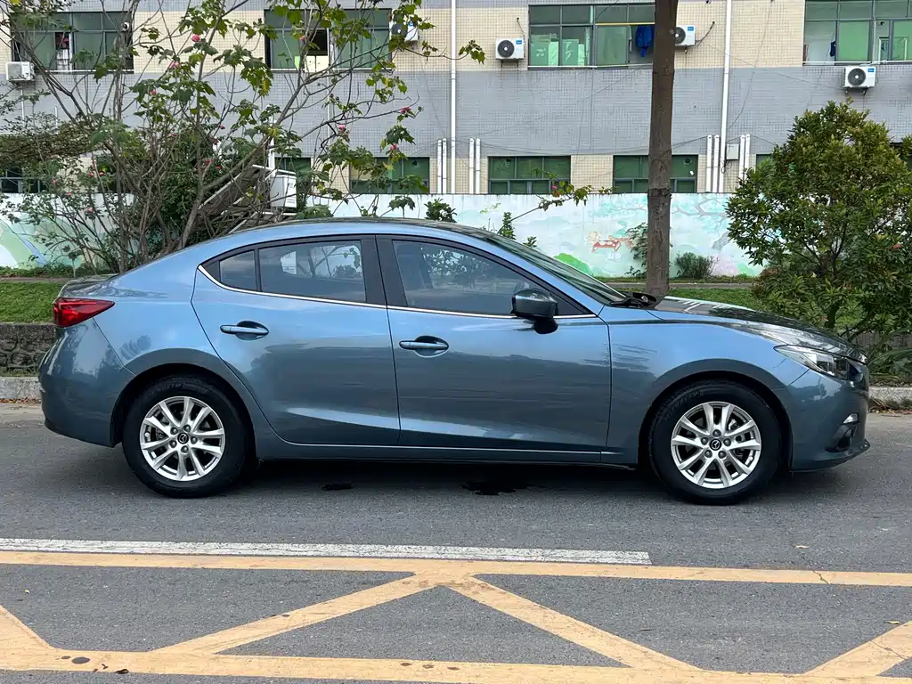 Mazda 3 Axela — миниатюра 8