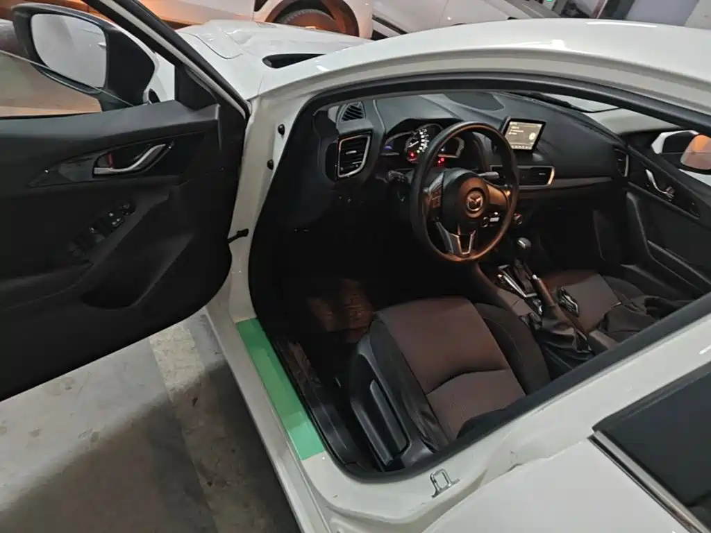 Mazda 3 Axela — миниатюра 16