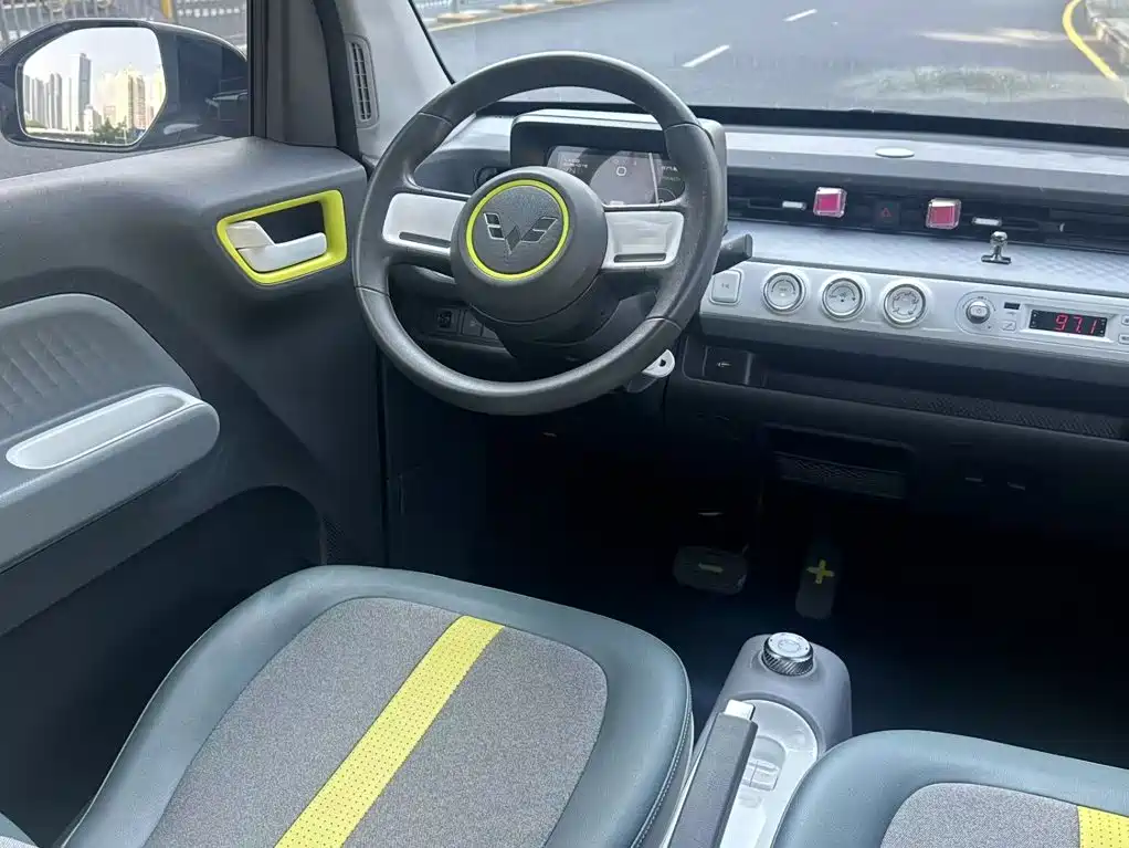 Wuling MINIEV — миниатюра 9