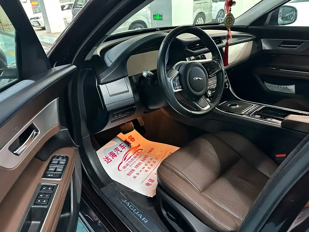 Jaguar XFL — миниатюра 7