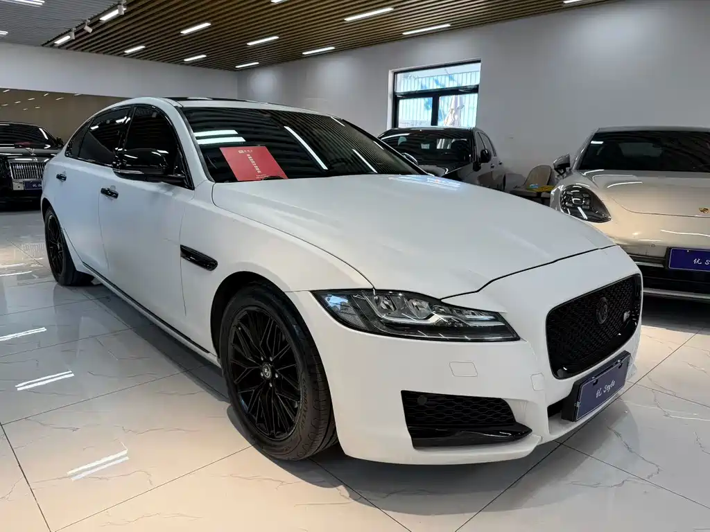 Jaguar XFL — миниатюра 2