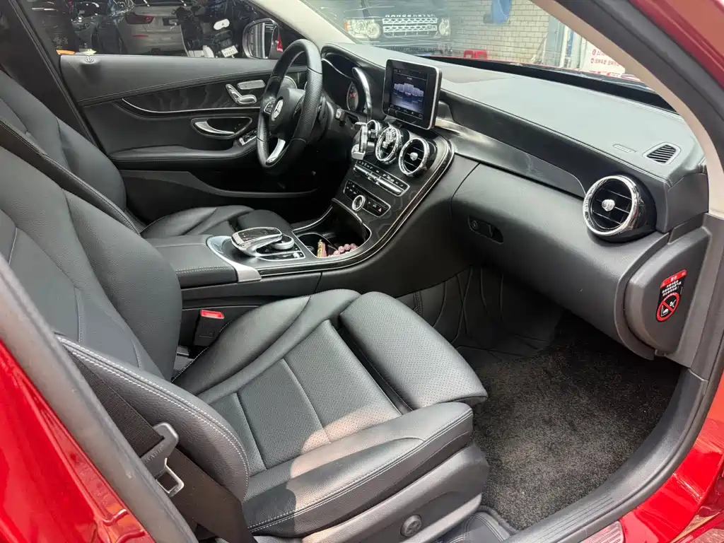 Mercedes-Benz C-Class — миниатюра 8