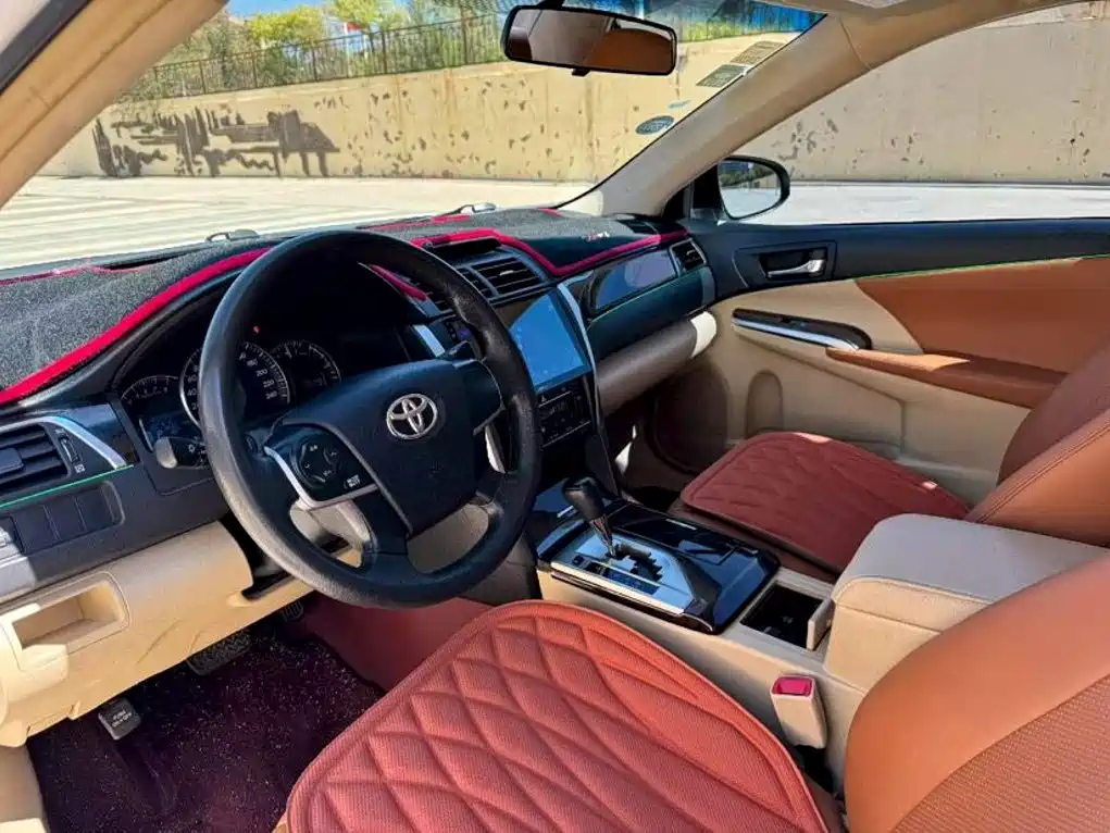Toyota Camry — миниатюра 4