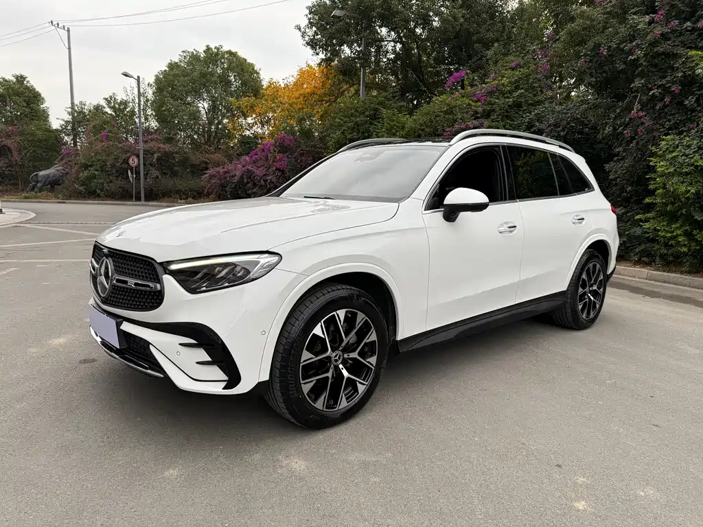 MERCEDES-BENZ GLC