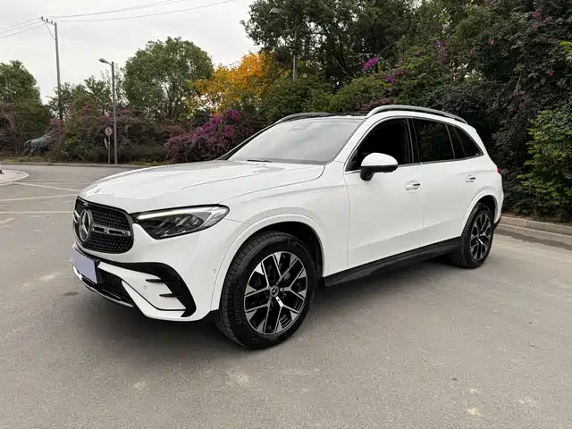 MERCEDES-BENZ GLC