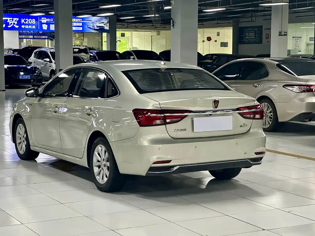 Roewe i6 New Energy — миниатюра 15