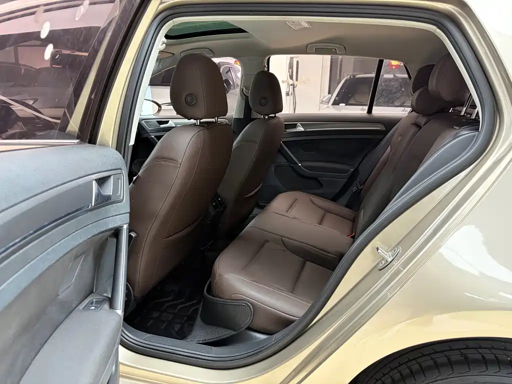 Volkswagen Golf — миниатюра 9