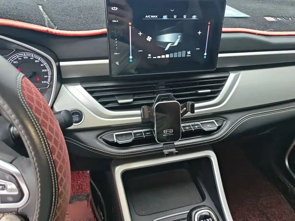 Geely Vision X6 — миниатюра 6