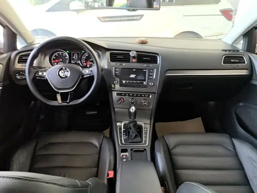 Volkswagen Golf — миниатюра 10