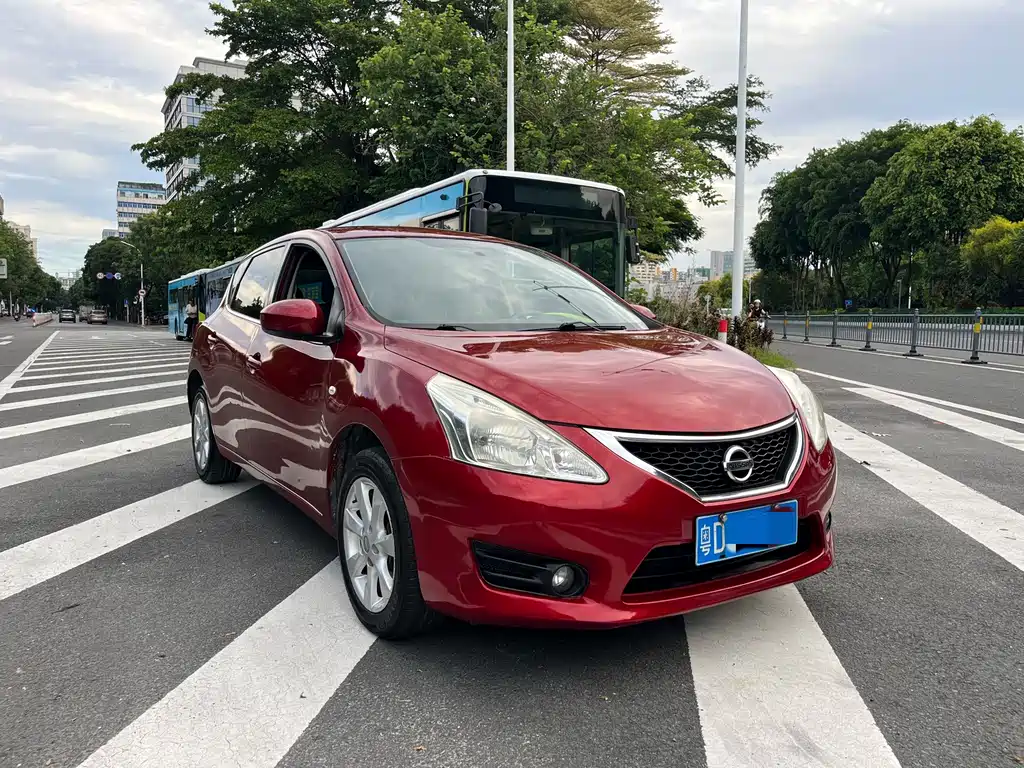 Nissan Tiida — миниатюра 3