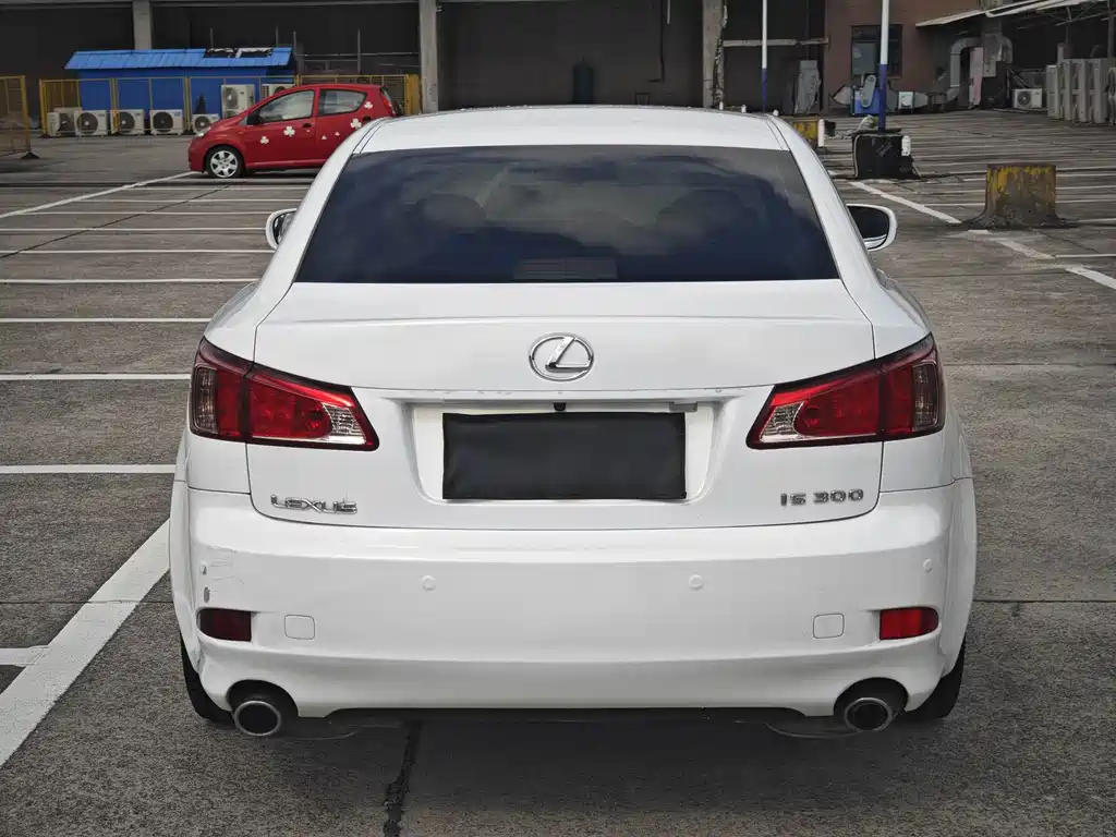 Lexus IS — миниатюра 6