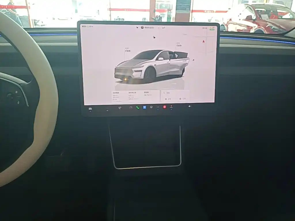 Tesla Model Y — миниатюра 13