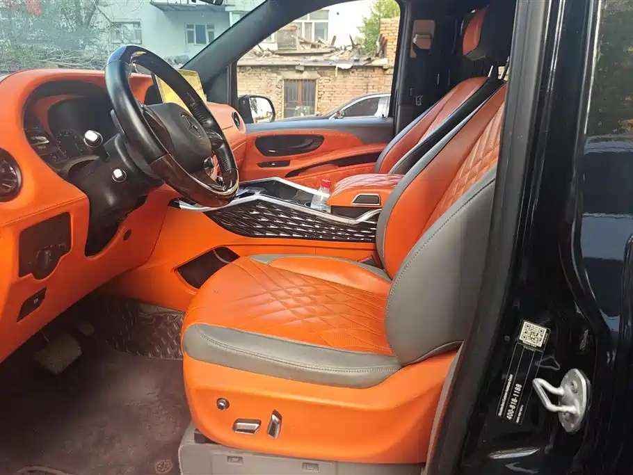 Mercedes-Benz Vito 2021 2.0T Elite 7 мест