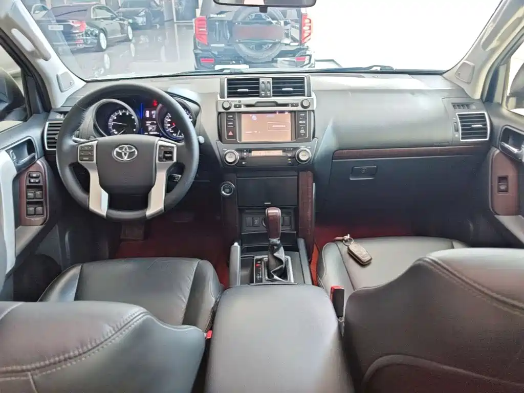 Toyota Prado — миниатюра 10