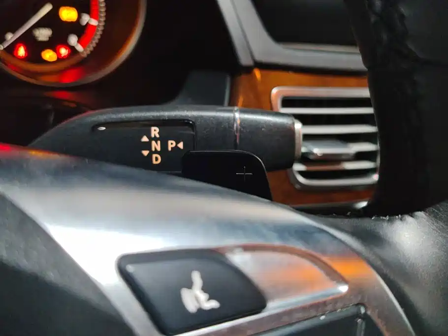 Mercedes-Benz E-Class — миниатюра 16
