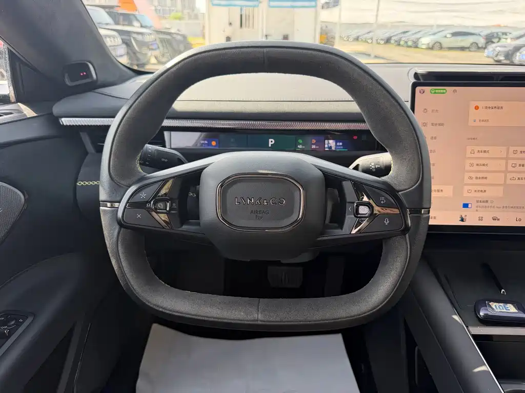 Lynk & Co 10 — миниатюра 11