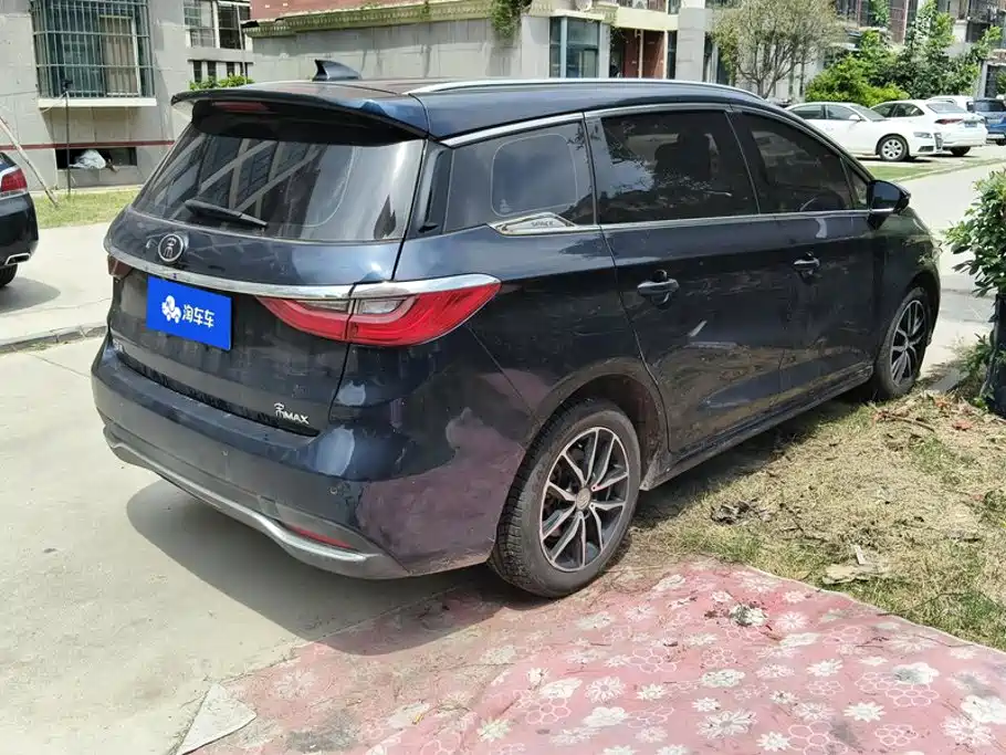 BYD MAX — миниатюра 3