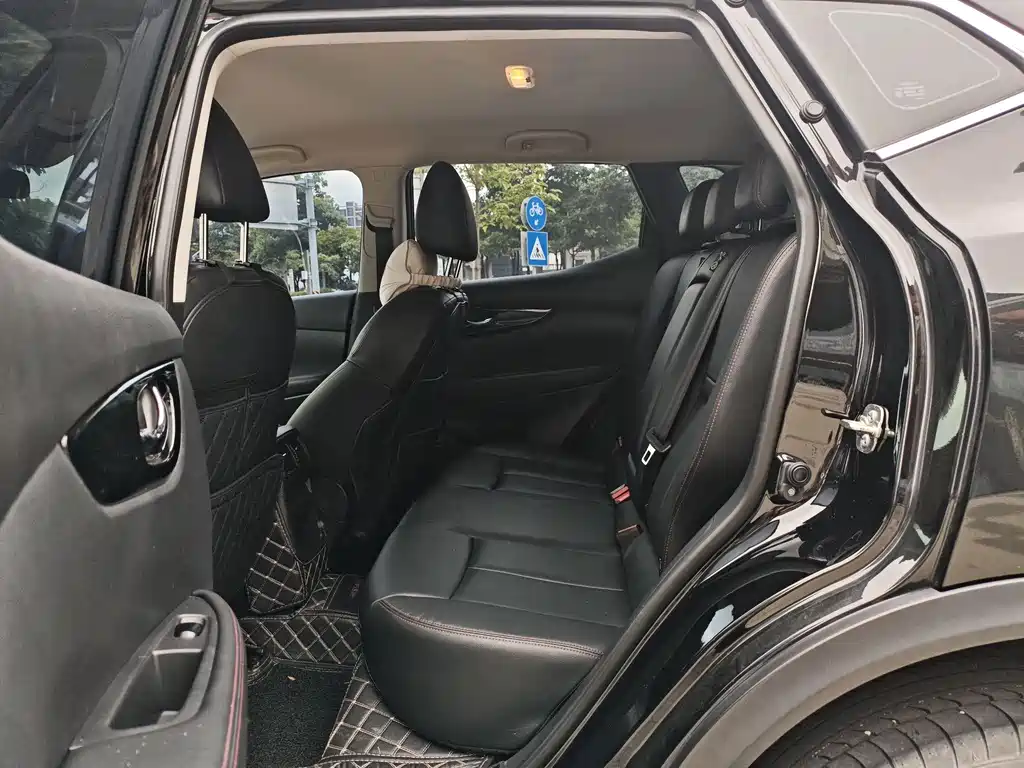 Nissan Qashqai — миниатюра 6