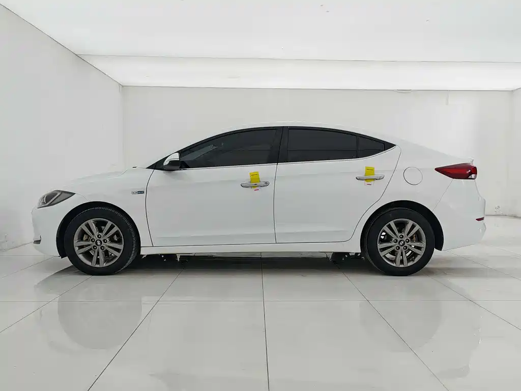 Hyundai Elantra 2016 1.4T DCT