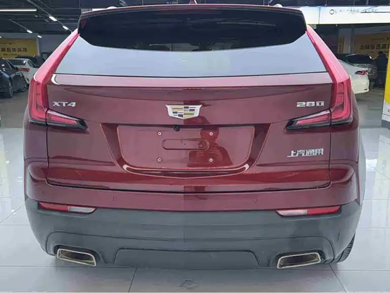 CADILLAC XT4