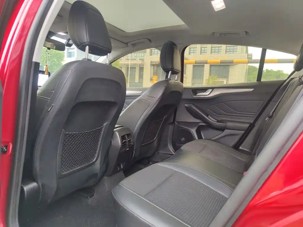 Ford Focus — миниатюра 9