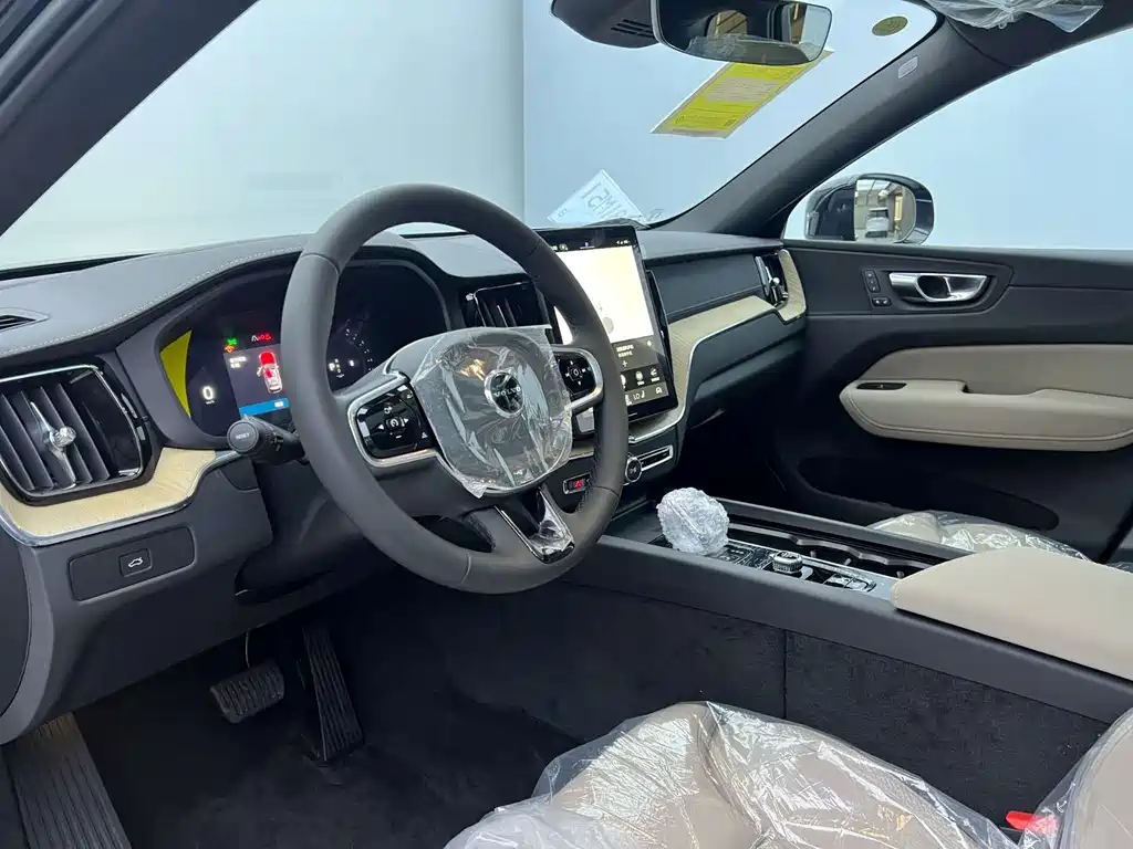 Volvo XC60 — миниатюра 10