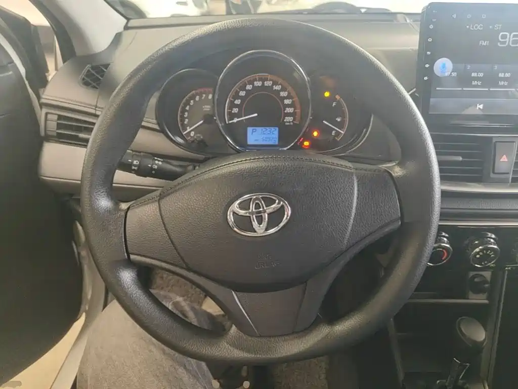 Toyota Yaris L — миниатюра 11