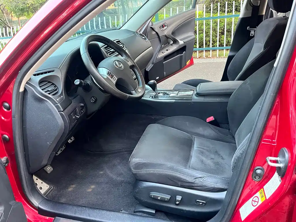 Lexus IS — миниатюра 4