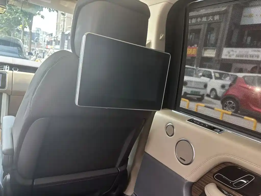 Land Rover Range Rover — миниатюра 6